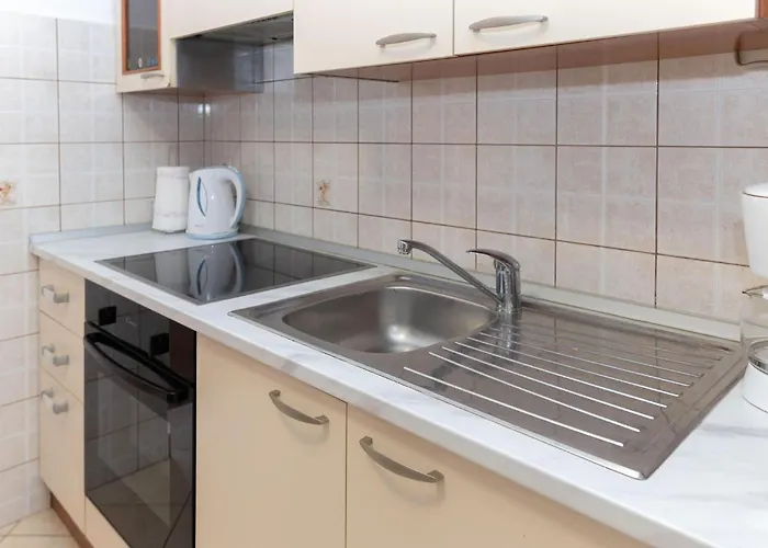 In With House Sea View Apartman