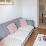 Apartman In With House Sea View *