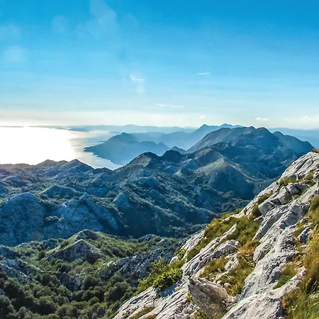 Apartman In With House Sea View *