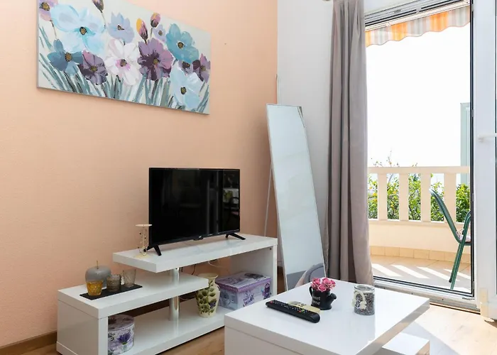 Apartament In With House Sea View