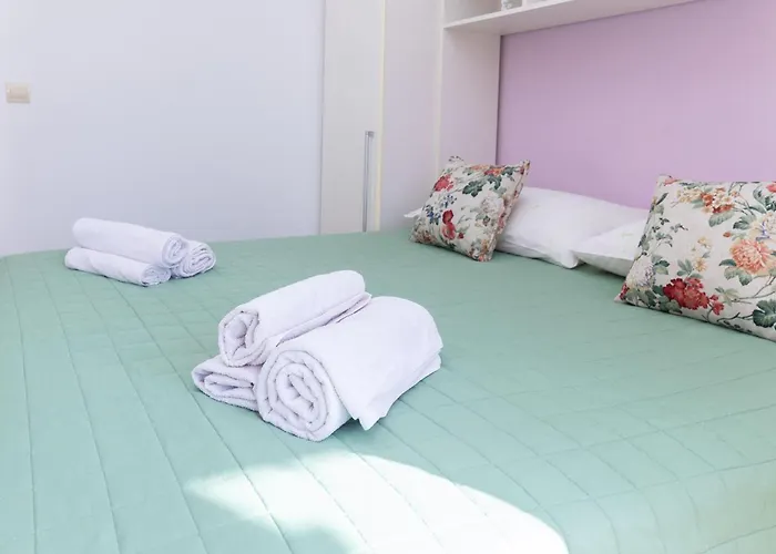 In With House Sea View Apartament