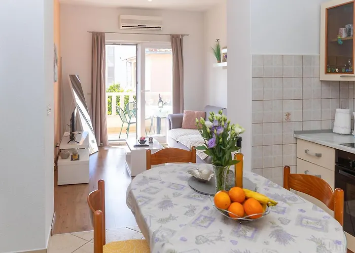 In With House Sea View Apartament Makarska