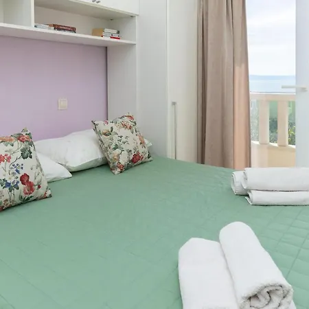 Lejlighed Cozy In With House Sea View Makarska